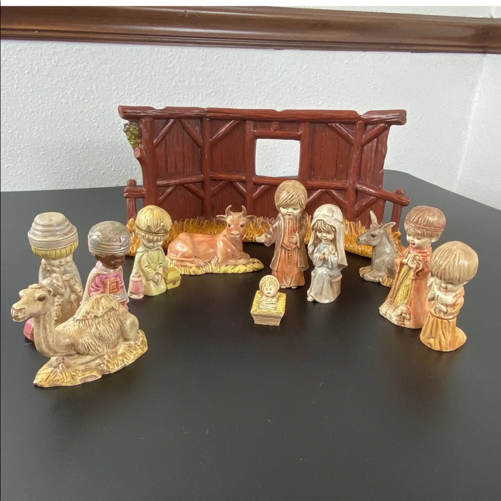 VINTAGE Christmas Nativity scene